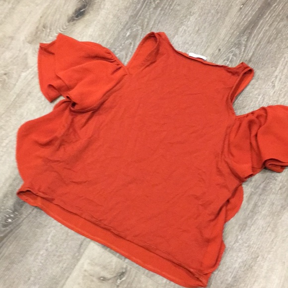 Zara Tops - Zara cold shoulder top